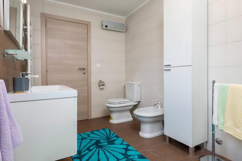 Predivan Novouredeni Apartman U Blizini Mora Баньоле Екстериор снимка