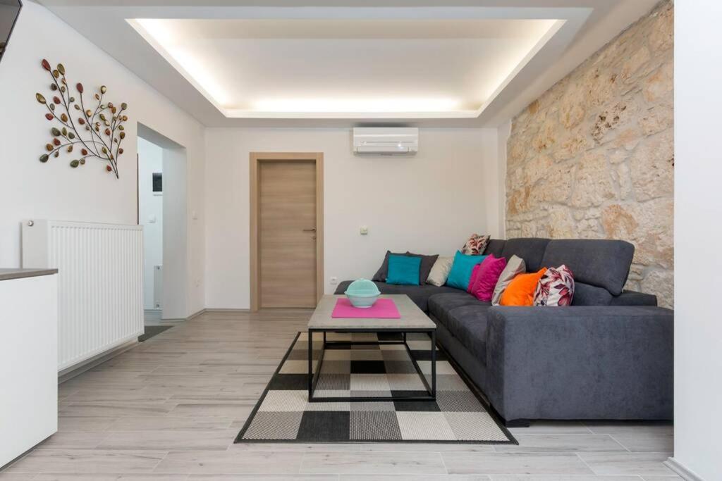 Predivan Novouredeni Apartman U Blizini Mora Баньоле Екстериор снимка