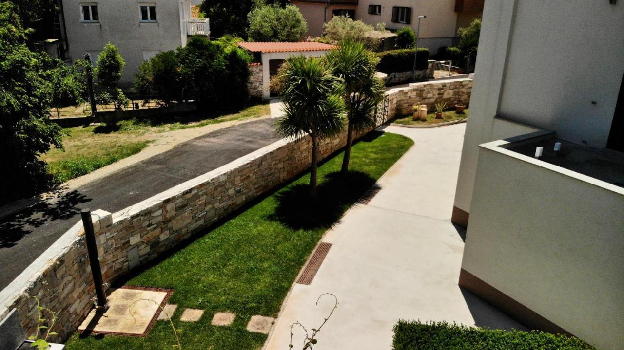 Predivan Novouredeni Apartman U Blizini Mora Баньоле Екстериор снимка